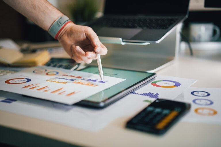Business analyst using Claude AI prompts to write a research report
